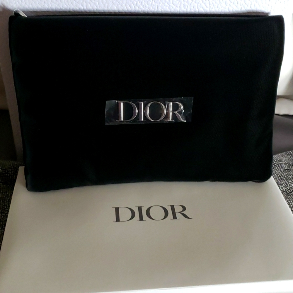 Dior vip pouch